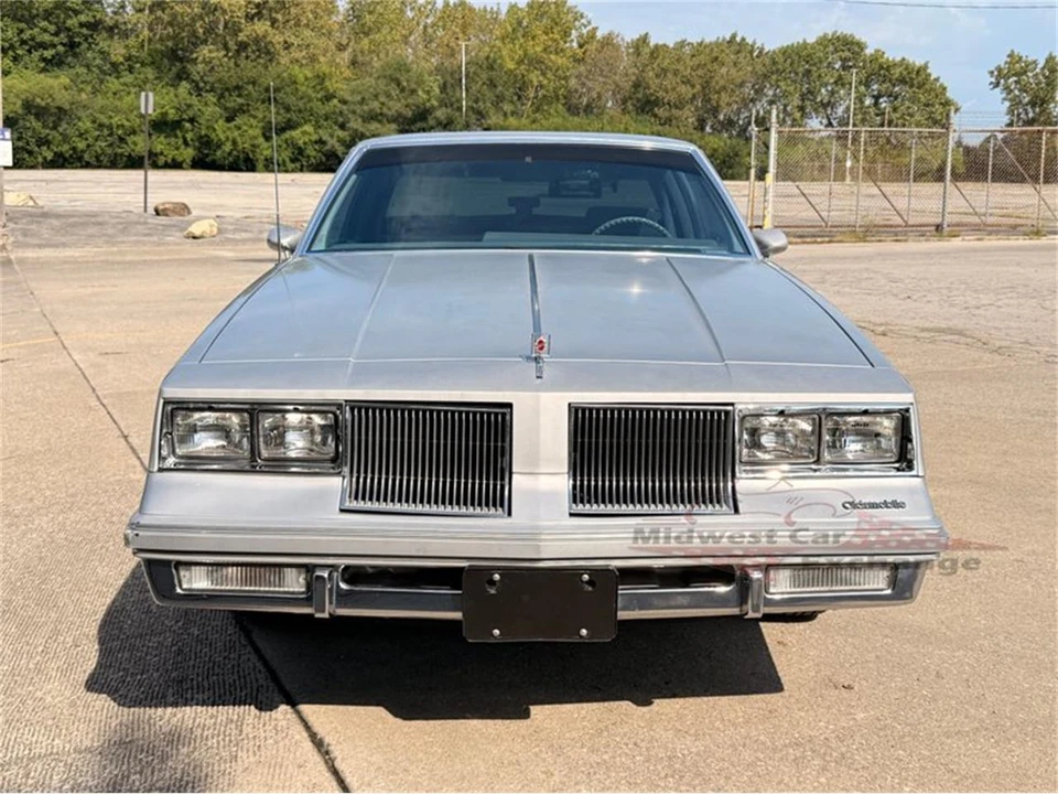 1986 Oldsmobile Cutlass Supreme - Image 5 of 31