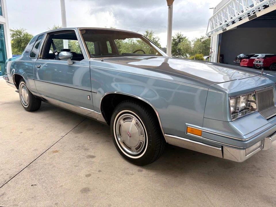 1986 Oldsmobile Cutlass Supreme - Image 19 of 31