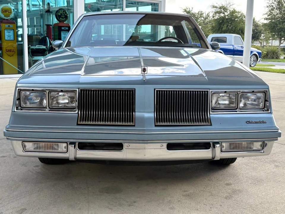 1986 Oldsmobile Cutlass Supreme - Image 2 of 31