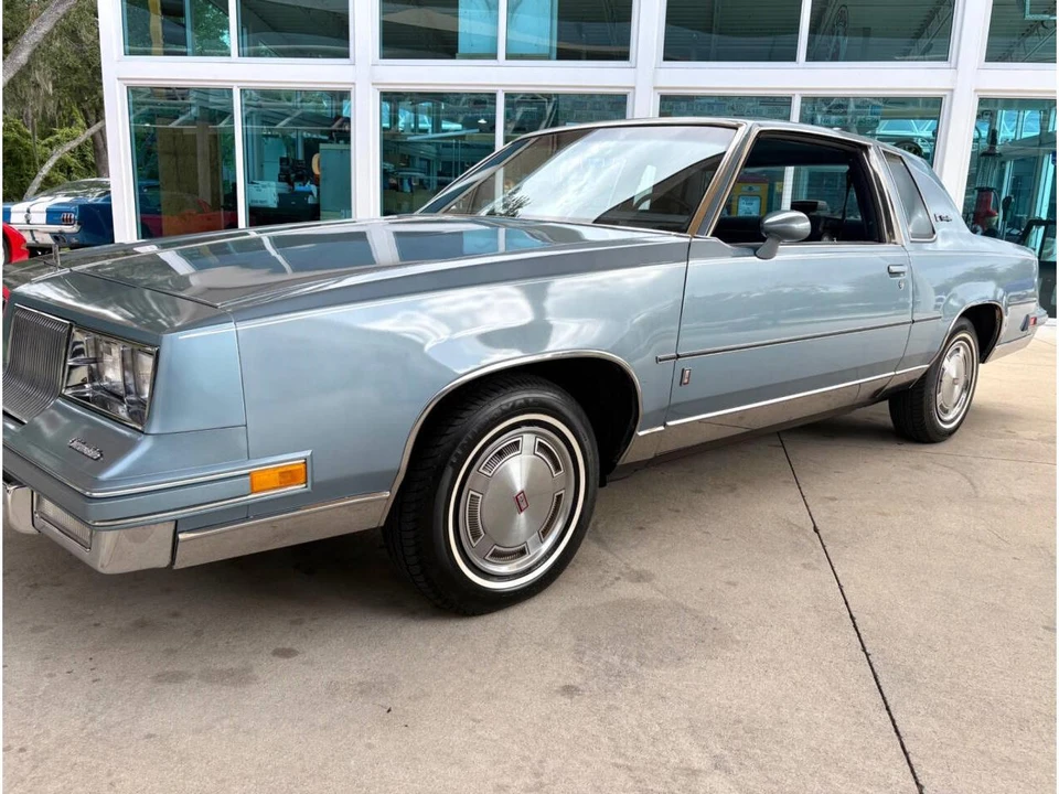 1986 Oldsmobile Cutlass Supreme - Image 12 of 31