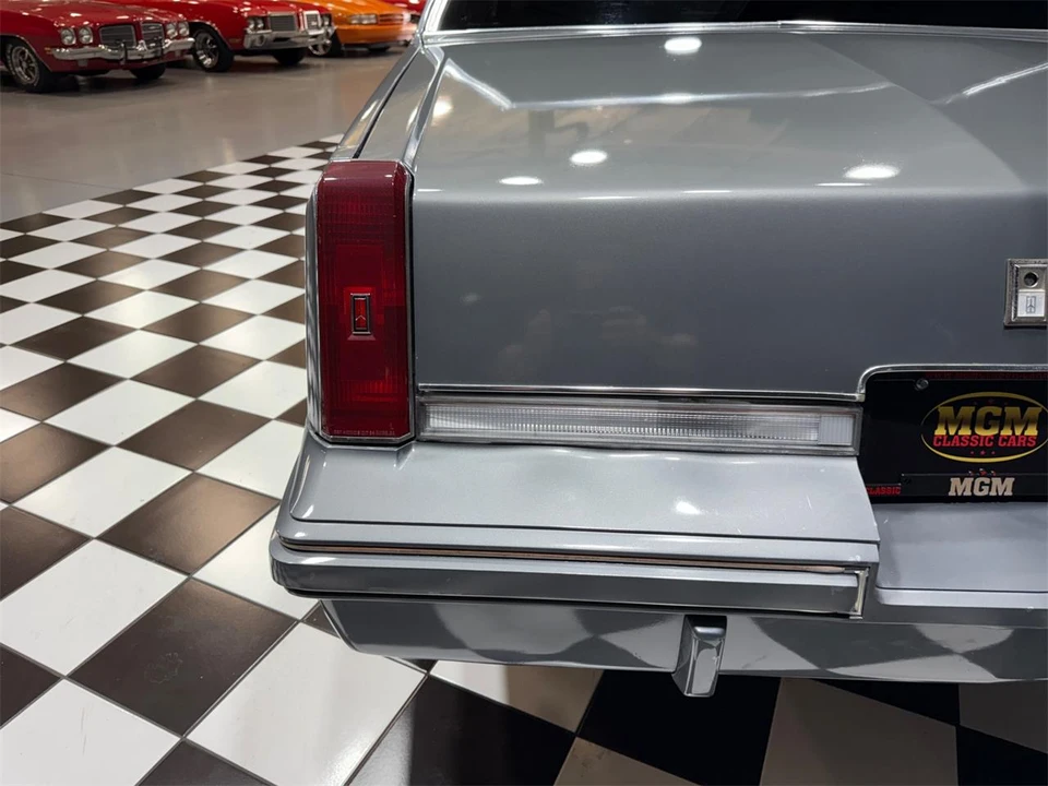 1986 Oldsmobile Cutlass Supreme - Image 25 of 31