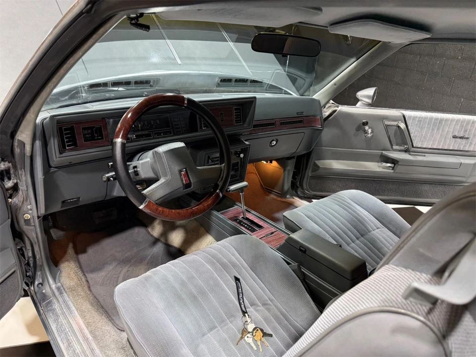 1986 Oldsmobile Cutlass Supreme - Image 2 of 31