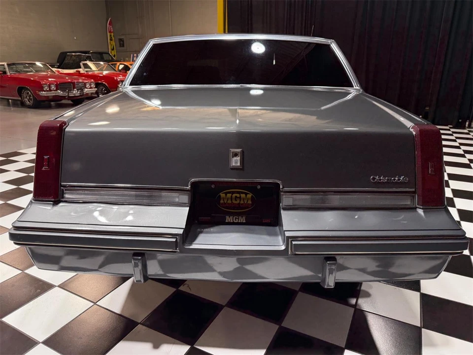 1986 Oldsmobile Cutlass Supreme - Image 11 of 31