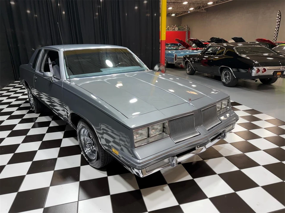 1986 Oldsmobile Cutlass Supreme - Image 16 of 31