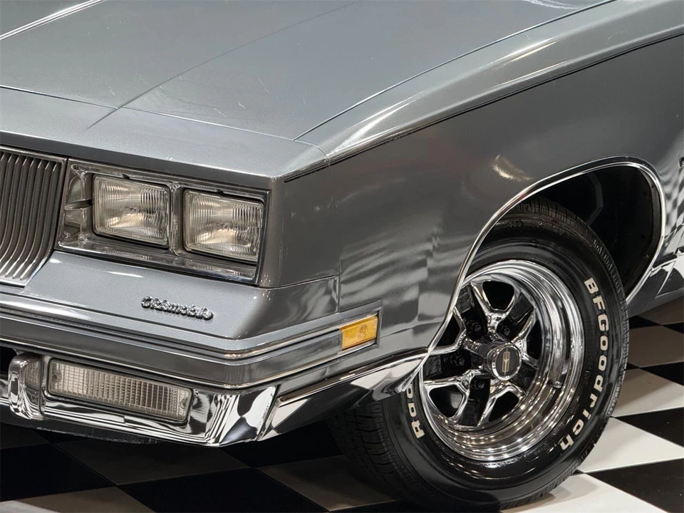 1986 Oldsmobile Cutlass Supreme - Image 6 of 31