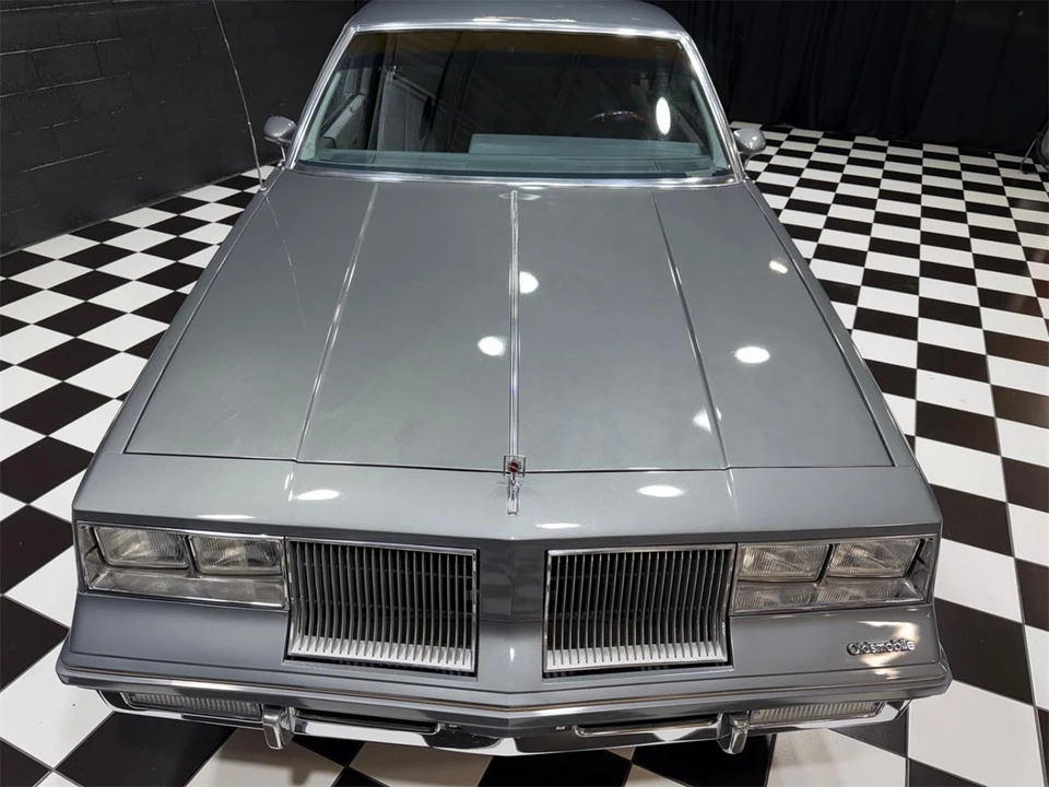 1986 Oldsmobile Cutlass Supreme - Image 17 of 31