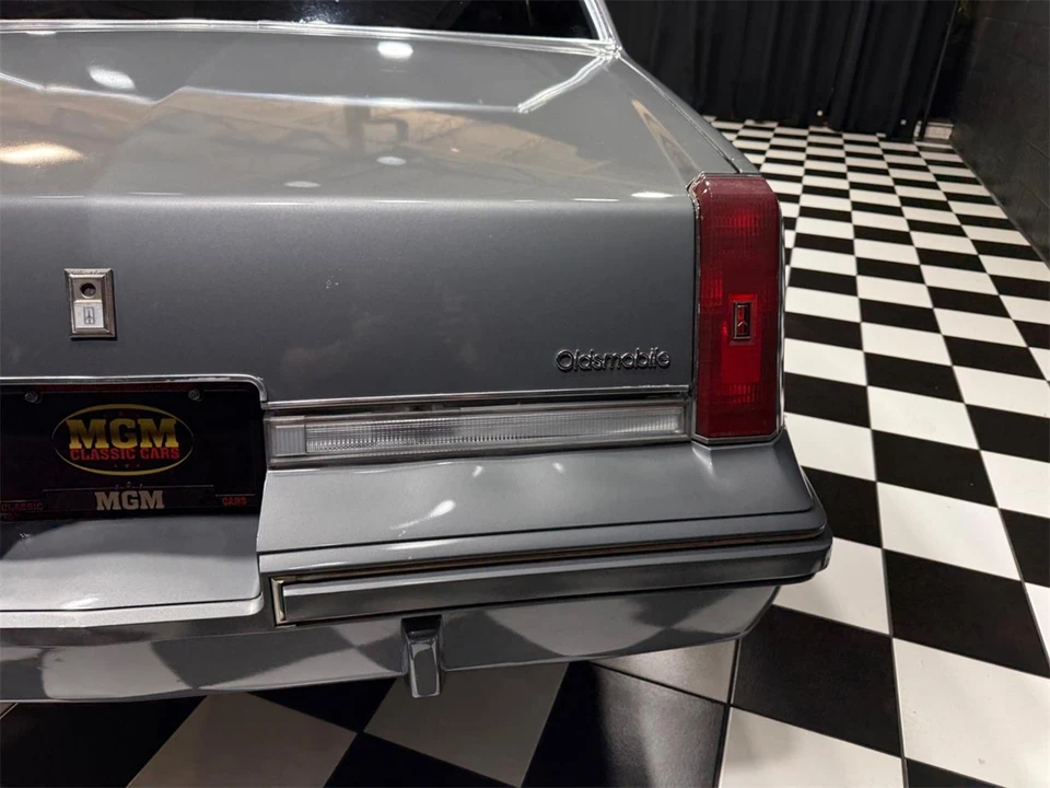 1986 Oldsmobile Cutlass Supreme - Image 27 of 31