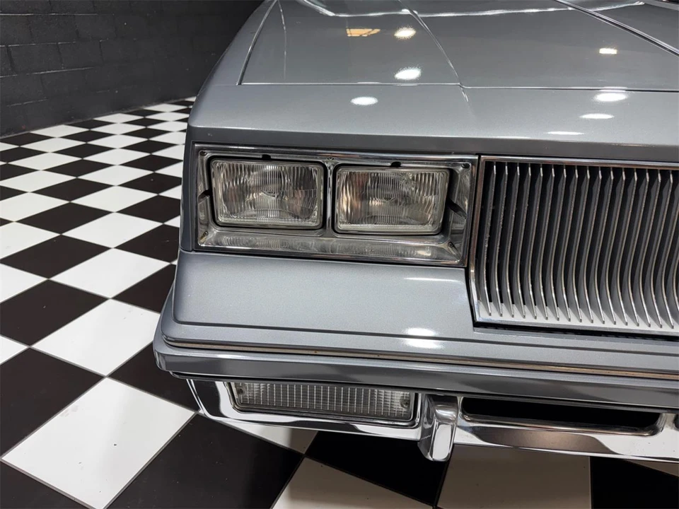 1986 Oldsmobile Cutlass Supreme - Image 18 of 31