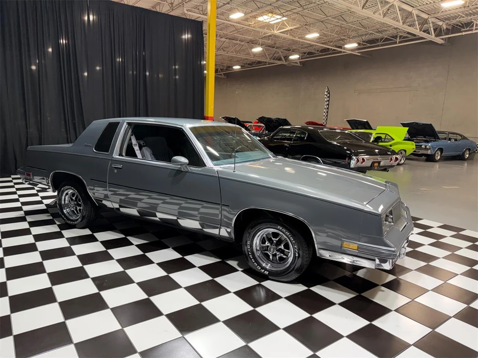 1986 Oldsmobile Cutlass Supreme - Image 14 of 31