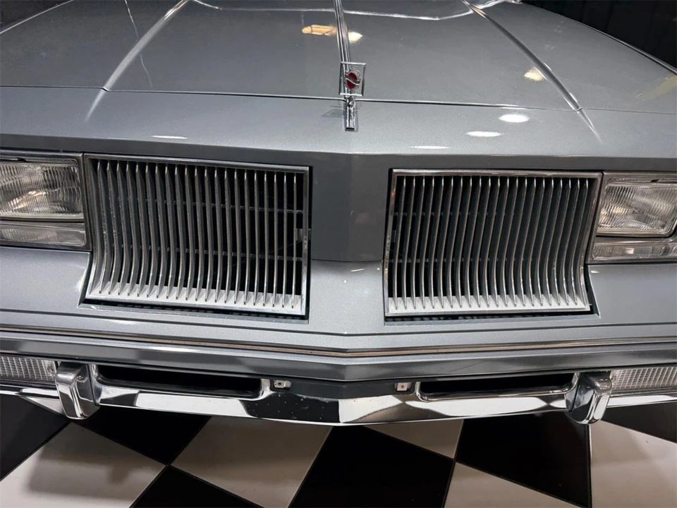 1986 Oldsmobile Cutlass Supreme - Image 19 of 31