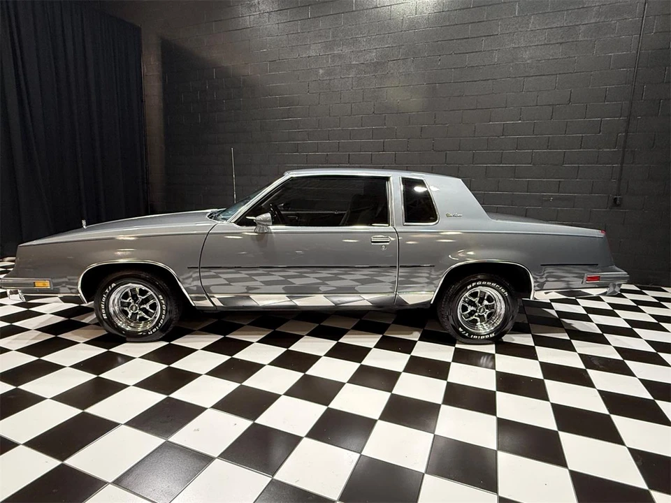 1986 Oldsmobile Cutlass Supreme - Image 9 of 31