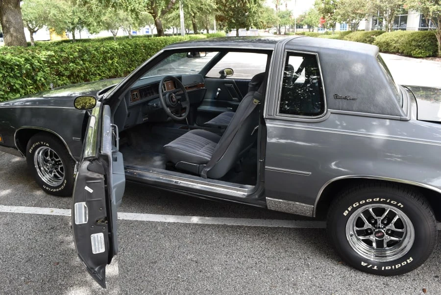 1986 Oldsmobile Cutlass Supreme - Image 5 of 12
