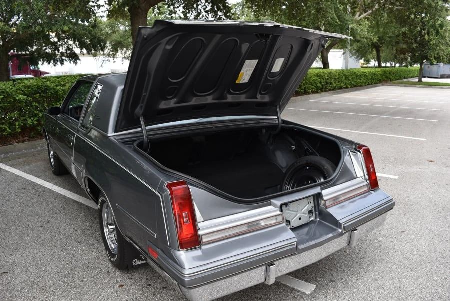 1986 Oldsmobile Cutlass Supreme - Image 10 of 12