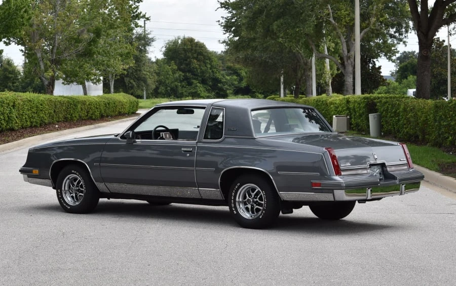 1986 Oldsmobile Cutlass Supreme - Image 3 of 12