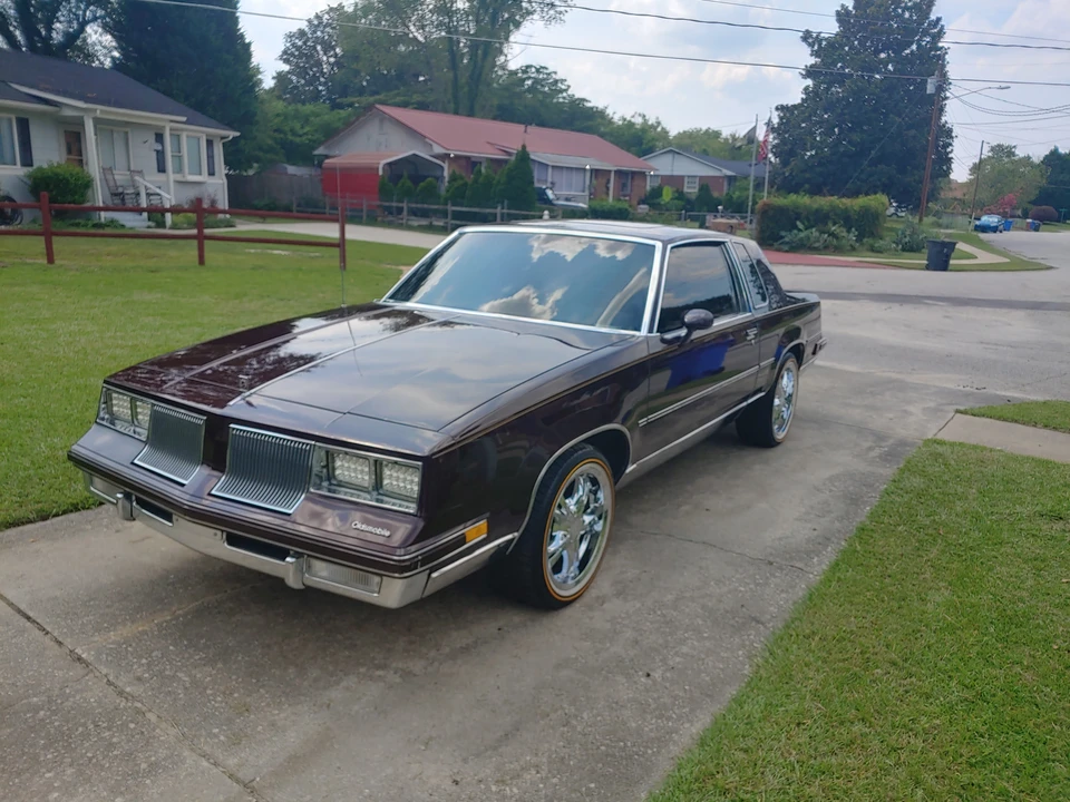 1986 Oldsmobile Cutlass Supreme - Image 5 of 10