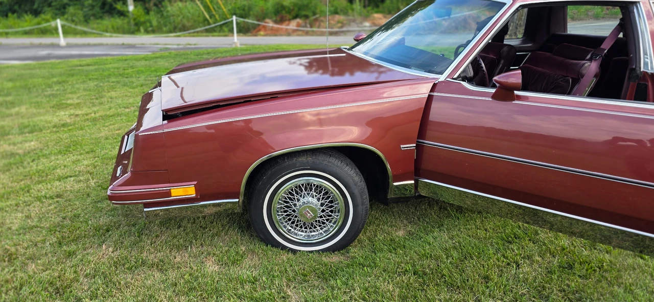 1986 Oldsmobile Cutlass Supreme - Image 27 of 31
