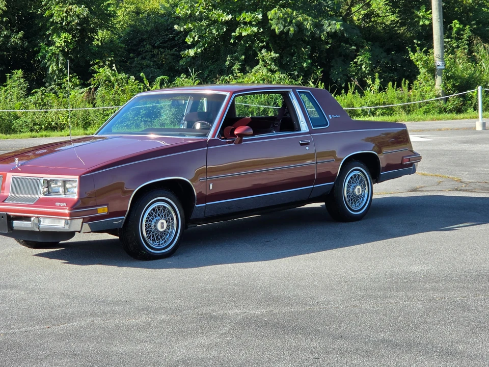 1986 Oldsmobile Cutlass Supreme - Image 3 of 31