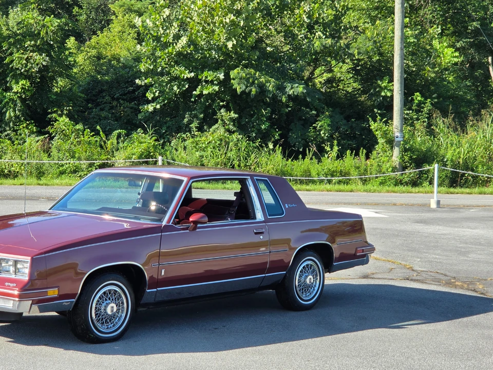 1986 Oldsmobile Cutlass Supreme - Image 4 of 31