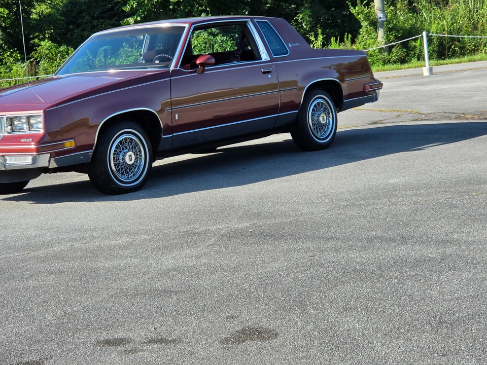 1986 Oldsmobile Cutlass Supreme - Image 5 of 31