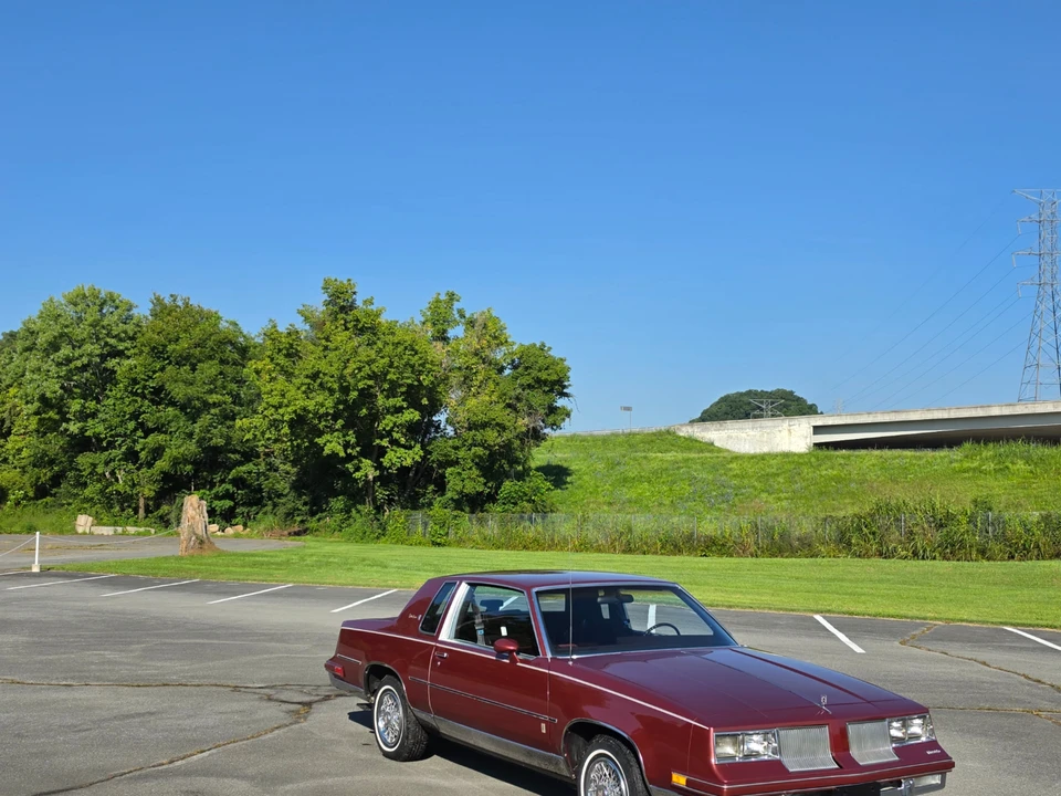 1986 Oldsmobile Cutlass Supreme - Image 13 of 31
