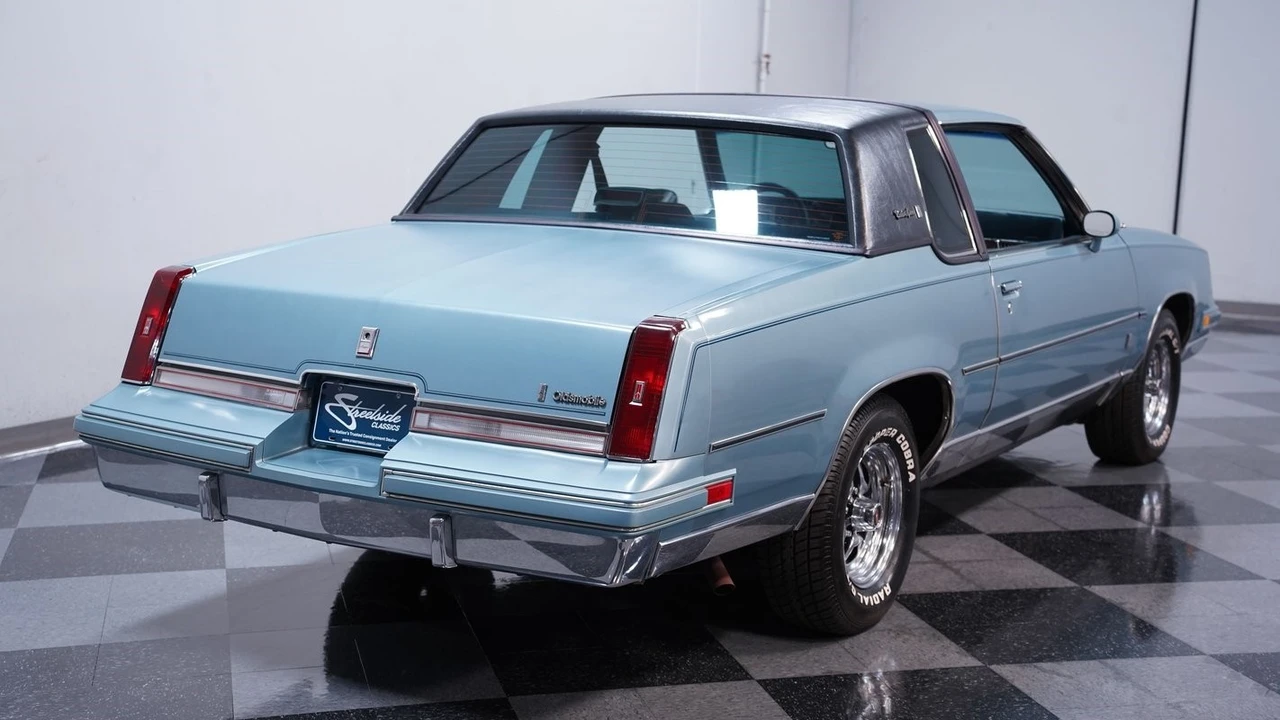 1986 Oldsmobile Cutlass Supreme - Image 11 of 12
