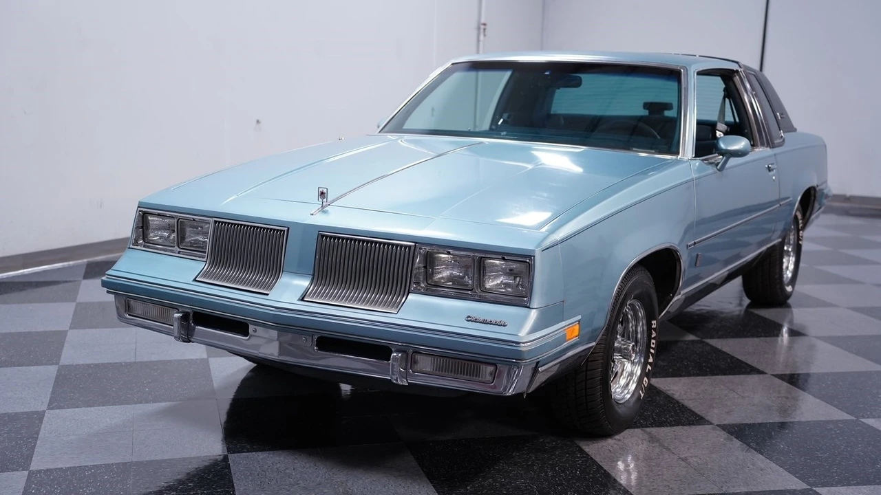 1986 Oldsmobile Cutlass Supreme - Image 17 of 21