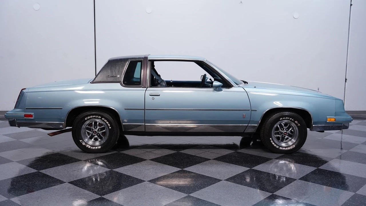 1986 Oldsmobile Cutlass Supreme - Image 13 of 21