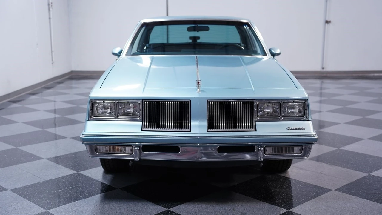 1986 Oldsmobile Cutlass Supreme - Image 16 of 21