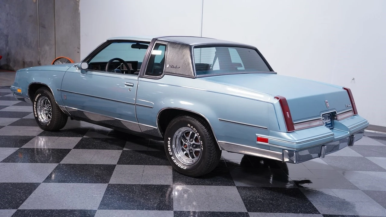 1986 Oldsmobile Cutlass Supreme - Image 8 of 12