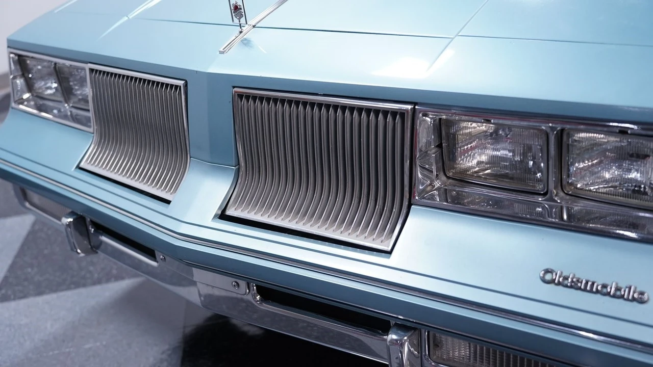 1986 Oldsmobile Cutlass Supreme - Image 18 of 21