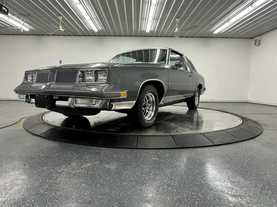 1986 Oldsmobile Cutlass Supreme - Image 3 of 31