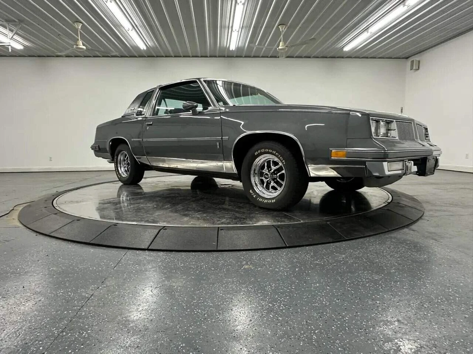 1986 Oldsmobile Cutlass Supreme - Image 15 of 31