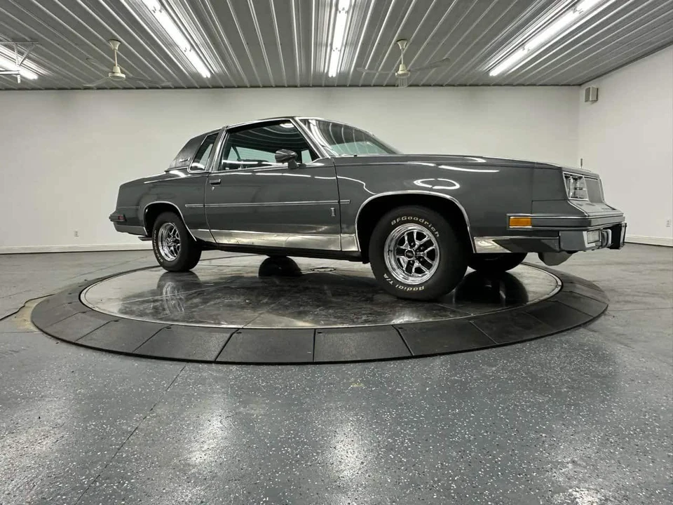 1986 Oldsmobile Cutlass Supreme - Image 8 of 31