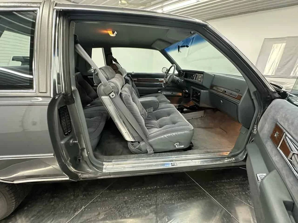 1986 Oldsmobile Cutlass Supreme - Image 13 of 31