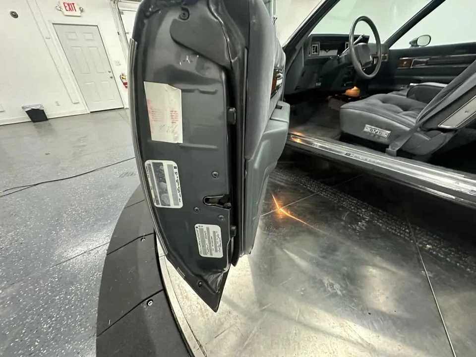1986 Oldsmobile Cutlass Supreme - Image 29 of 31