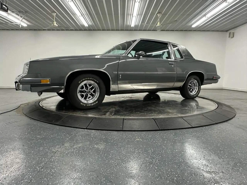 1986 Oldsmobile Cutlass Supreme - Image 9 of 31