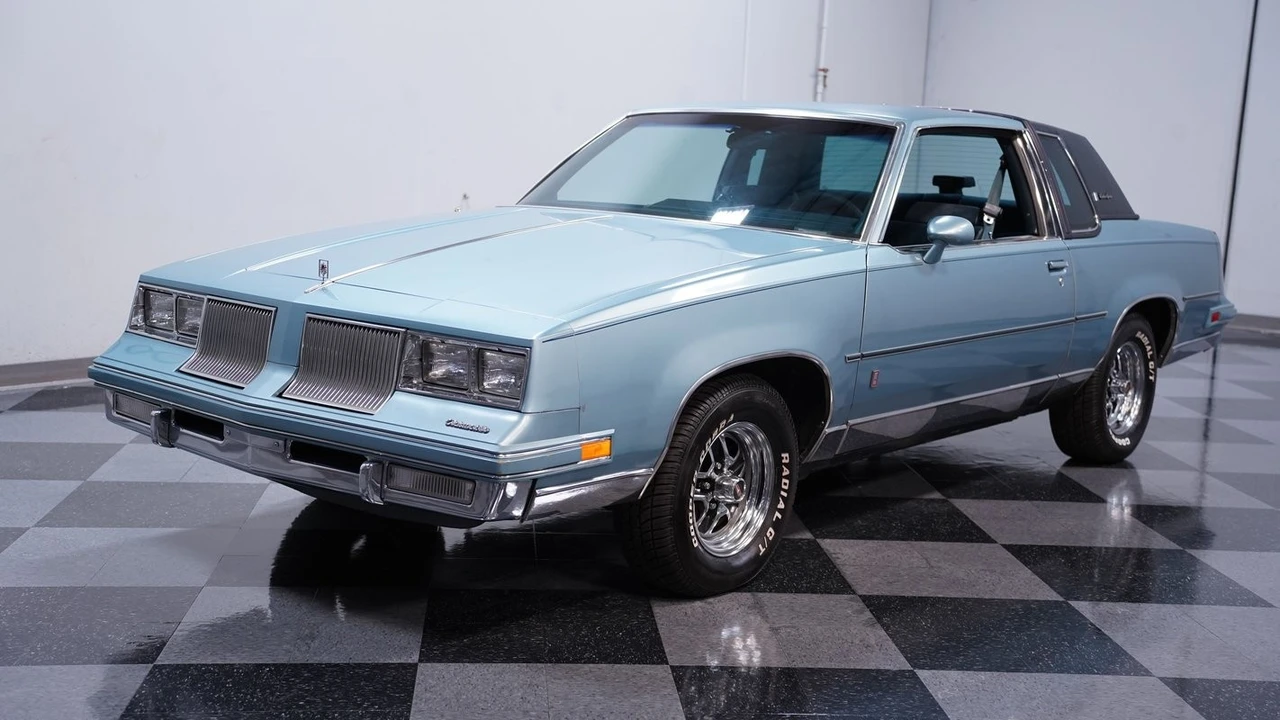 1986 Oldsmobile Cutlass Supreme - Image 5 of 12