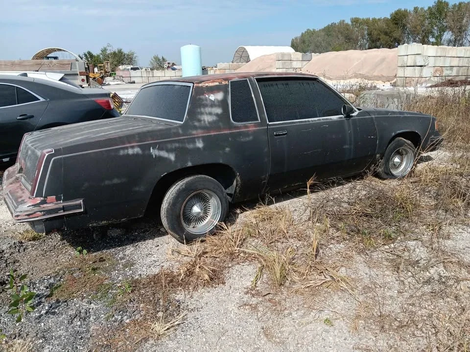 1986 Oldsmobile Cutlass 5th Gen - Image 2 of 10