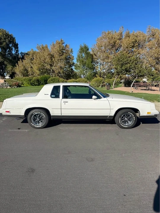 1986 Oldsmobile Cutlass 5th Gen - Image 4 of 10