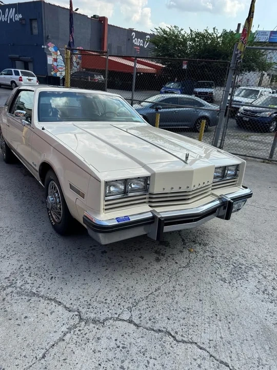 1986 Oldsmobile Toronado - Image 2 of 10