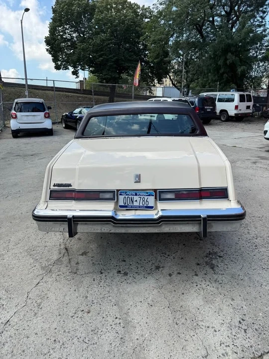 1986 Oldsmobile Toronado - Image 5 of 18