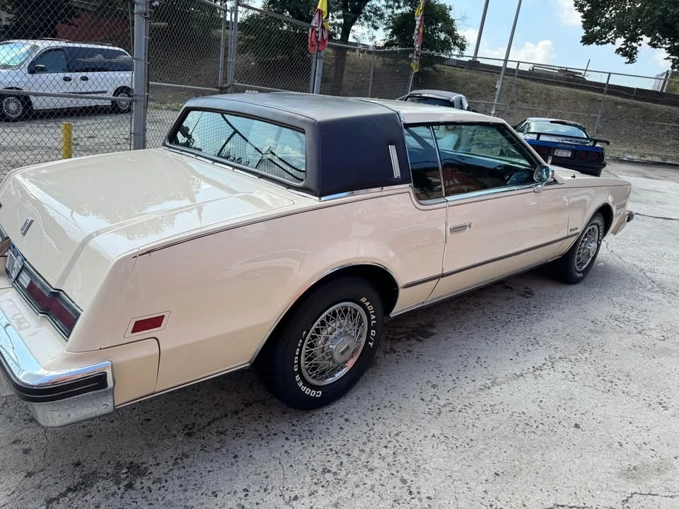 1986 Oldsmobile Toronado - Image 8 of 10