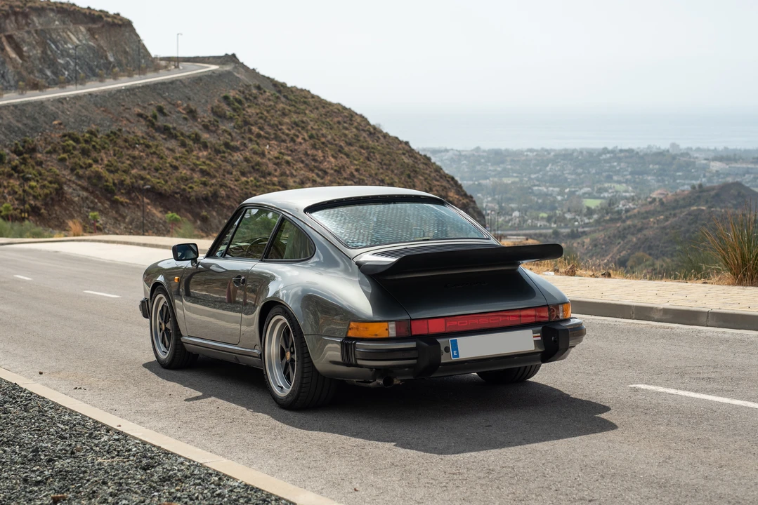 1986 Porsche 911 Carrera 3.2 - Image 13 of 31