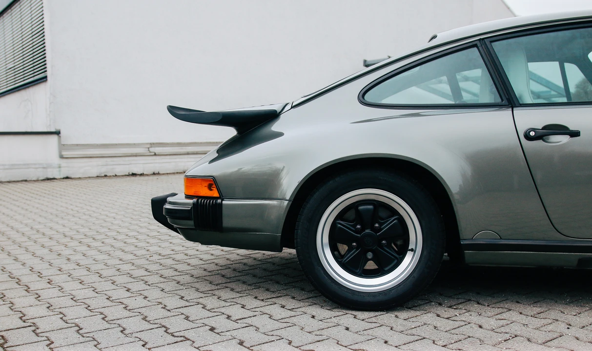 1986 Porsche 911 Carrera 3.2 - Image 26 of 31