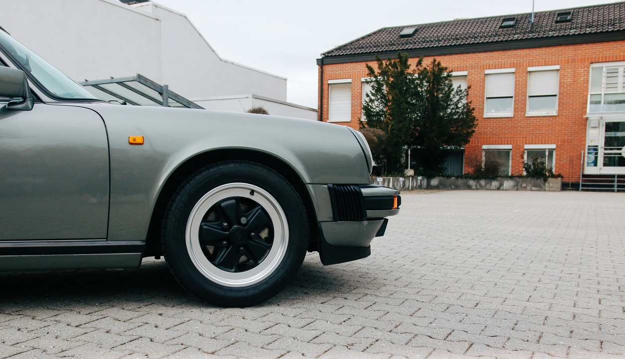 1986 Porsche 911 Carrera 3.2 - Image 27 of 31