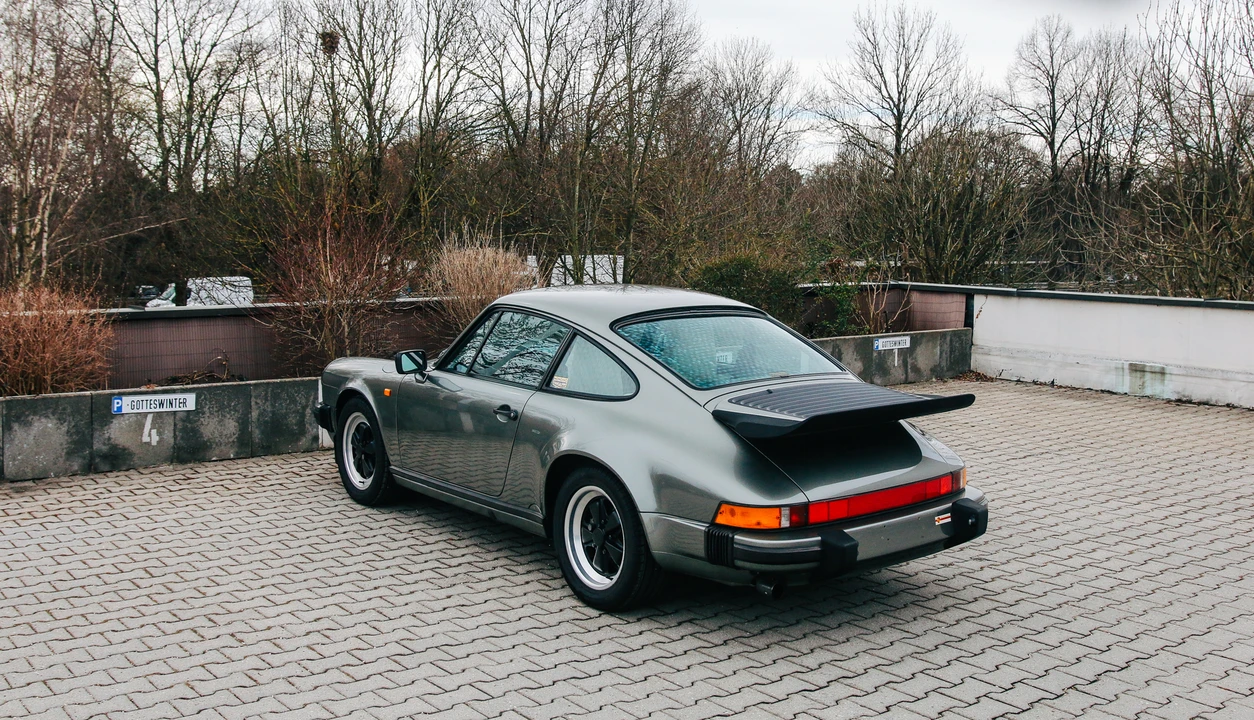 1986 Porsche 911 Carrera 3.2 - Image 11 of 31