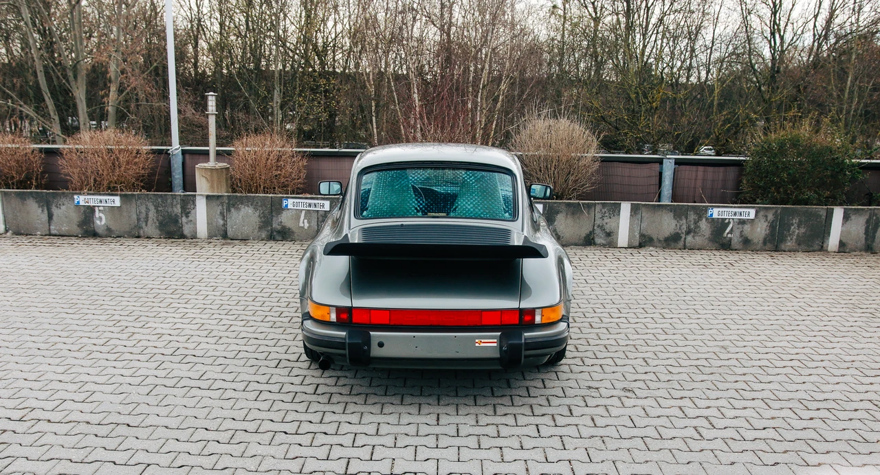 1986 Porsche 911 Carrera 3.2 - Image 13 of 31