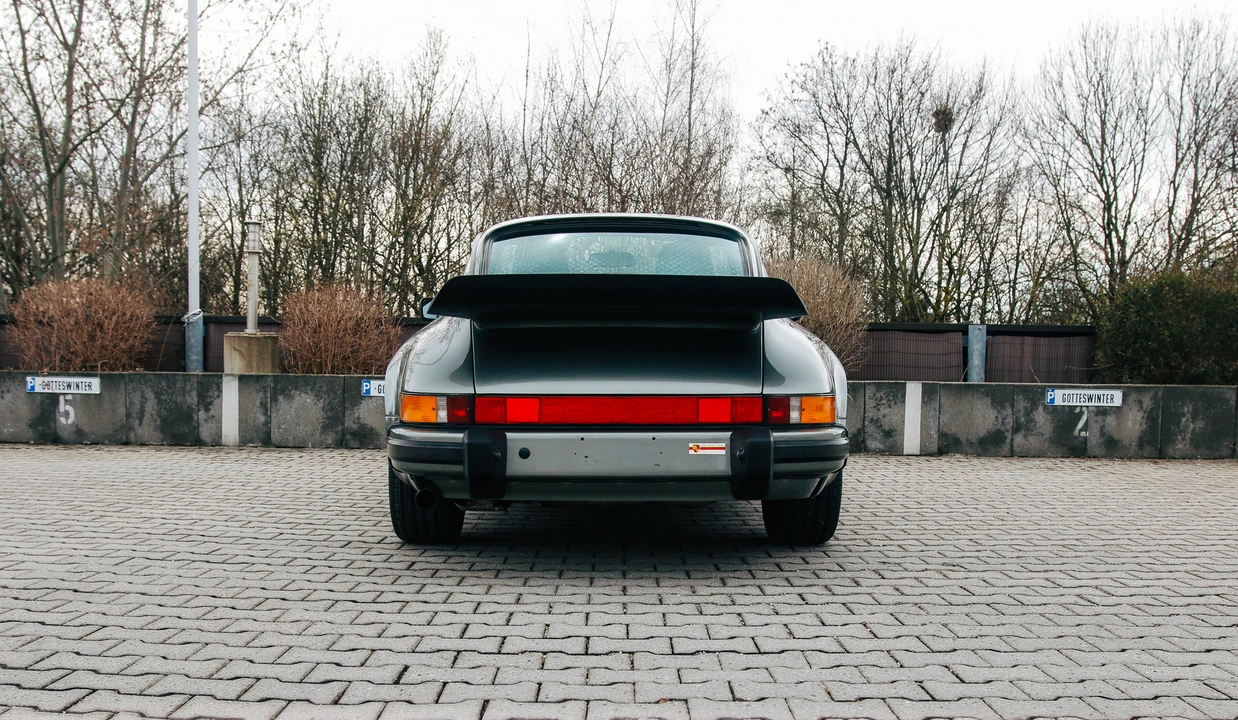 1986 Porsche 911 Carrera 3.2 - Image 14 of 31