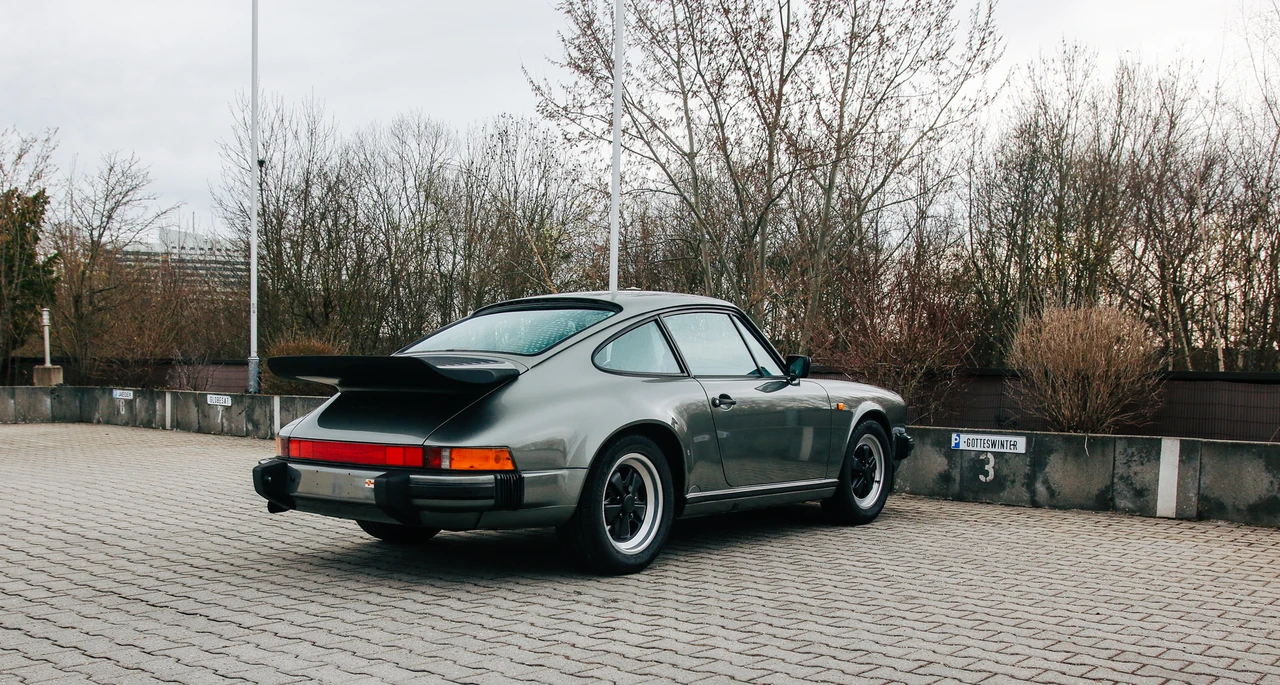 1986 Porsche 911 Carrera 3.2 - Image 16 of 31