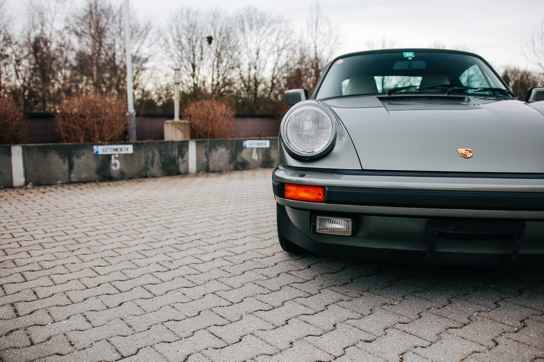 1986 Porsche 911 Carrera 3.2 - Image 28 of 31